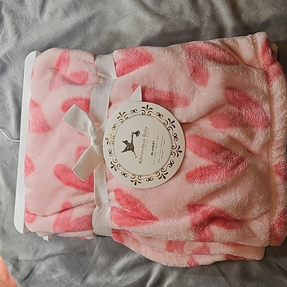 E Pink Heart Blanket NW With Tags!
